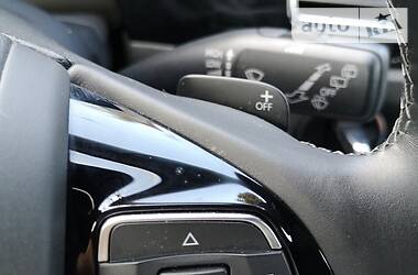 Внедорожник / Кроссовер Volkswagen Touareg 2015 в 