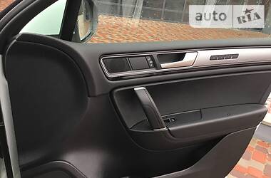 Внедорожник / Кроссовер Volkswagen Touareg 2015 в 