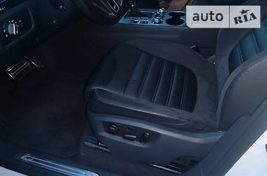 Внедорожник / Кроссовер Volkswagen Touareg 2015 в 