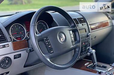Позашляховик / Кросовер Volkswagen Touareg 2007 в 