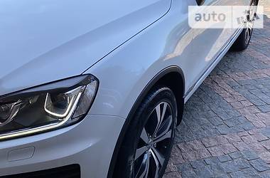 Внедорожник / Кроссовер Volkswagen Touareg 2015 в Тульчине