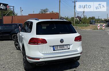 Внедорожник / Кроссовер Volkswagen Touareg 2015 в Тульчине