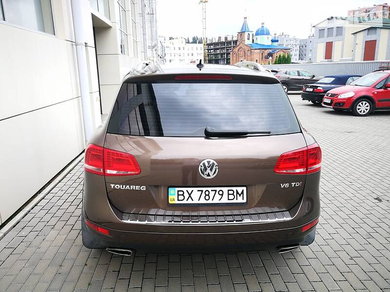 Позашляховик / Кросовер Volkswagen Touareg 2014 в Хмельницькому