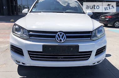 Позашляховик / Кросовер Volkswagen Touareg 2013 в Києві