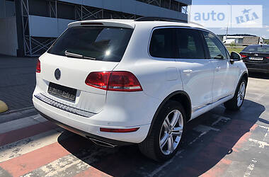 Позашляховик / Кросовер Volkswagen Touareg 2013 в Києві