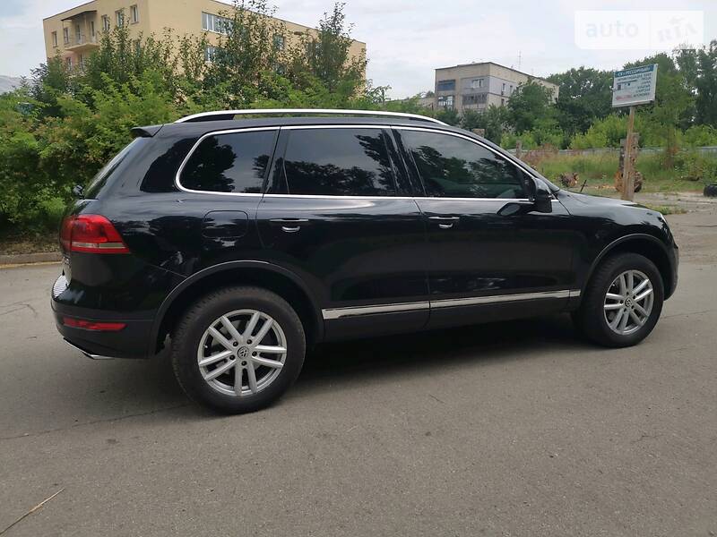 Внедорожник / Кроссовер Volkswagen Touareg 2012 в Синельниково