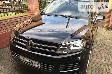 Позашляховик / Кросовер Volkswagen Touareg 2011 в 