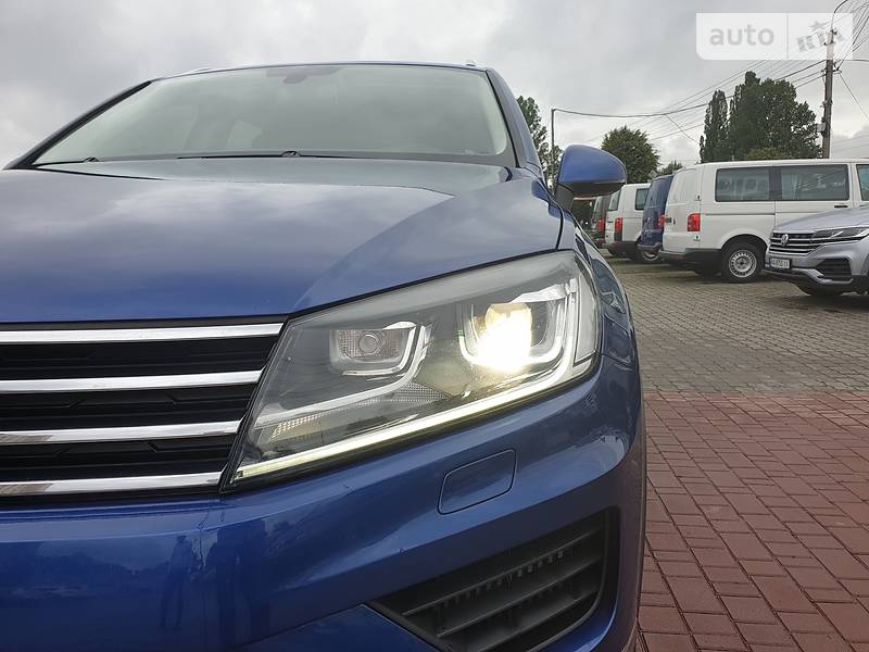 Позашляховик / Кросовер Volkswagen Touareg 2015 в Хмельницькому