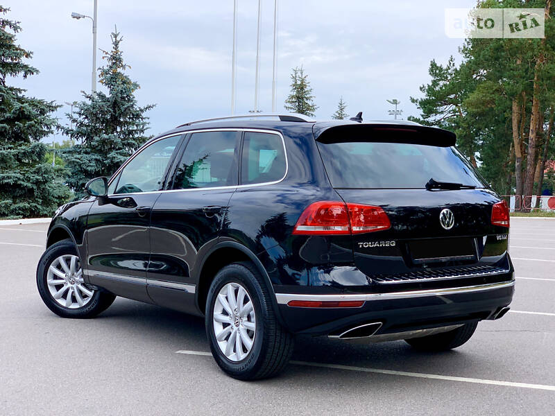 Позашляховик / Кросовер Volkswagen Touareg 2014 в Києві