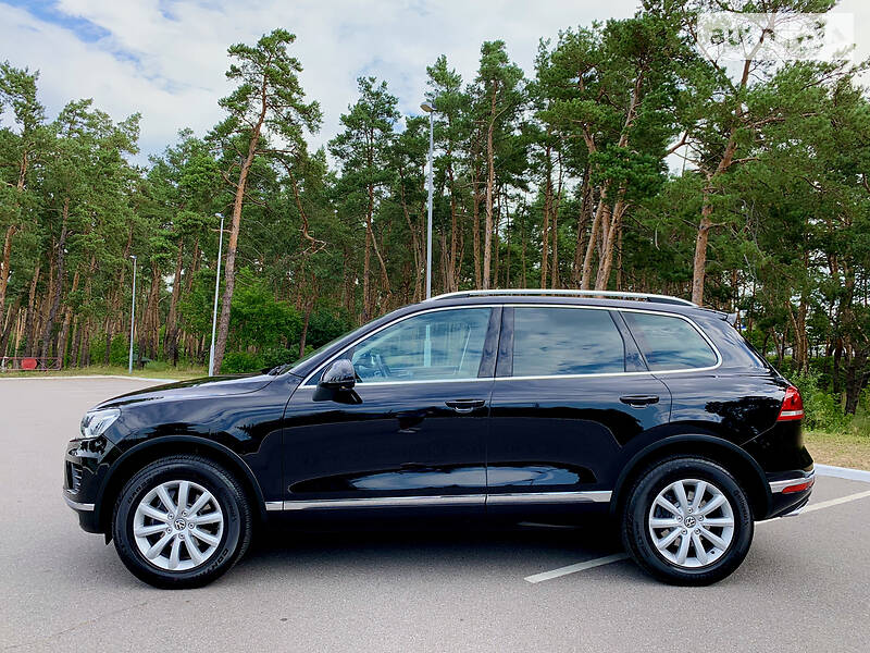Позашляховик / Кросовер Volkswagen Touareg 2014 в Києві