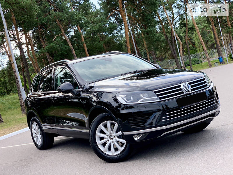 Позашляховик / Кросовер Volkswagen Touareg 2014 в Києві