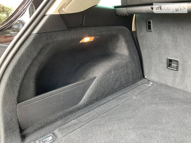 Позашляховик / Кросовер Volkswagen Touareg 2014 в Києві