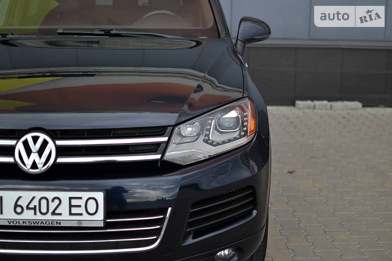 Позашляховик / Кросовер Volkswagen Touareg 2014 в Києві