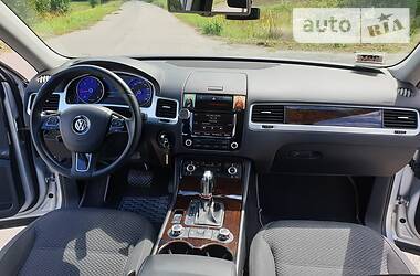 Позашляховик / Кросовер Volkswagen Touareg 2012 в 