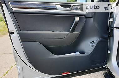 Позашляховик / Кросовер Volkswagen Touareg 2012 в 