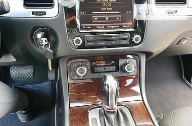 Позашляховик / Кросовер Volkswagen Touareg 2012 в 