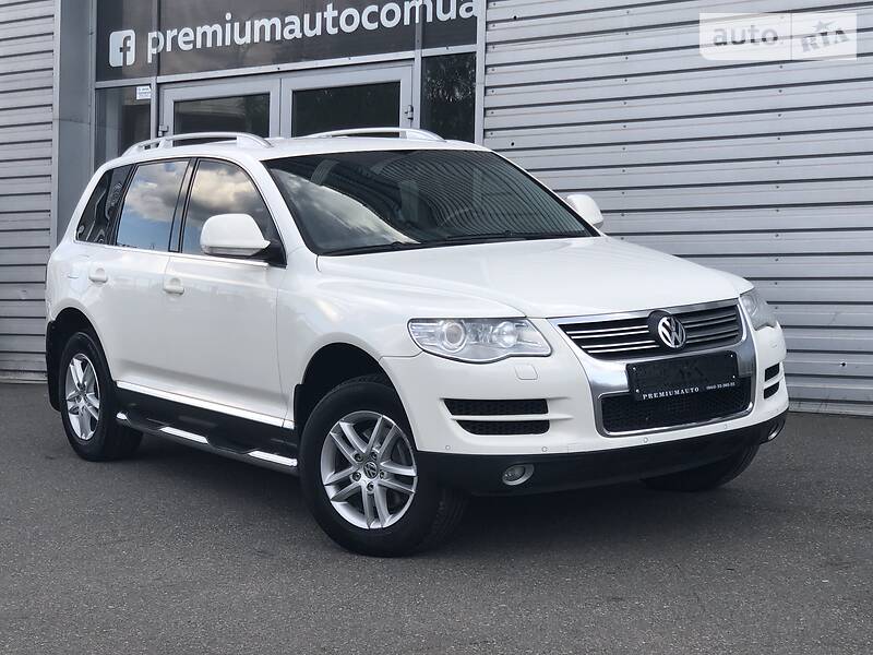 Позашляховик / Кросовер Volkswagen Touareg 2009 в Києві