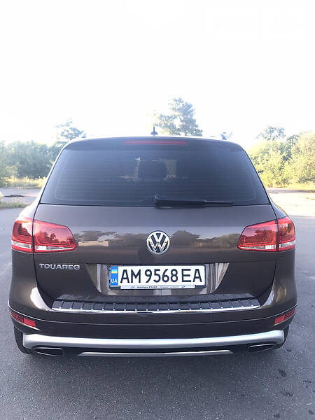 Позашляховик / Кросовер Volkswagen Touareg 2014 в Бердичеві
