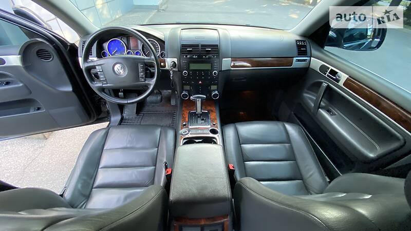Позашляховик / Кросовер Volkswagen Touareg 2007 в Дніпрі