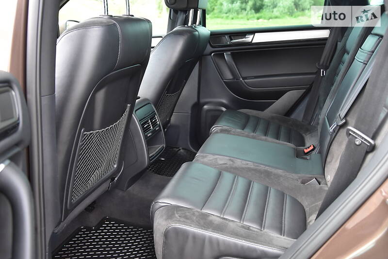 Позашляховик / Кросовер Volkswagen Touareg 2012 в Дрогобичі