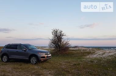 Позашляховик / Кросовер Volkswagen Touareg 2014 в 