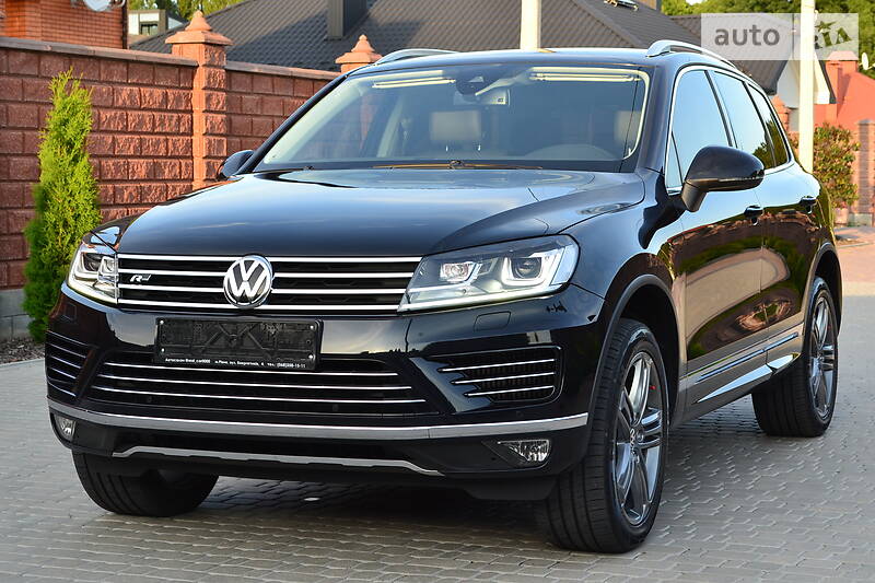 Позашляховик / Кросовер Volkswagen Touareg 2016 в Рівному