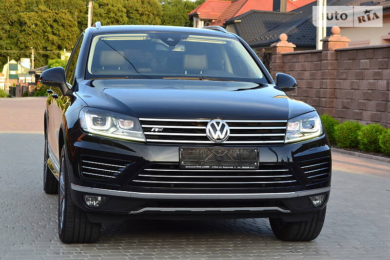 Позашляховик / Кросовер Volkswagen Touareg 2016 в Рівному