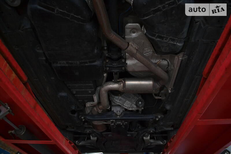 Позашляховик / Кросовер Volkswagen Touareg 2014 в Києві