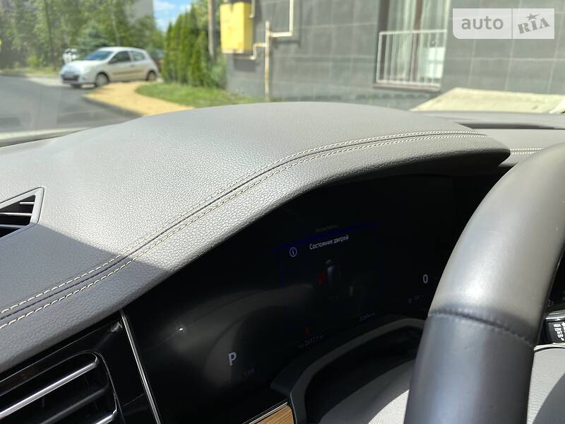 Позашляховик / Кросовер Volkswagen Touareg 2018 в Києві
