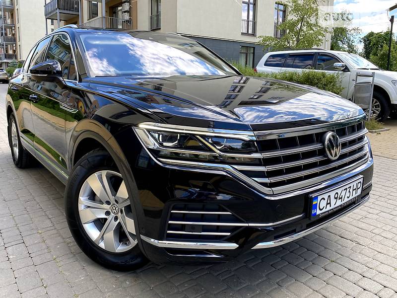 Позашляховик / Кросовер Volkswagen Touareg 2018 в Києві