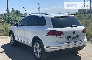 Внедорожник / Кроссовер Volkswagen Touareg 2014 в Херсоне