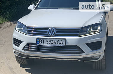 Внедорожник / Кроссовер Volkswagen Touareg 2014 в Херсоне