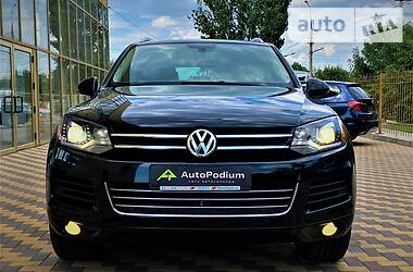 Внедорожник / Кроссовер Volkswagen Touareg 2014 в Николаеве