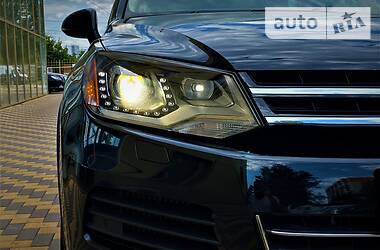 Внедорожник / Кроссовер Volkswagen Touareg 2014 в Николаеве