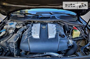 Позашляховик / Кросовер Volkswagen Touareg 2015 в 