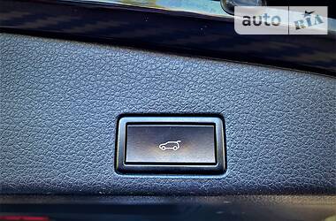 Позашляховик / Кросовер Volkswagen Touareg 2015 в 