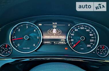 Позашляховик / Кросовер Volkswagen Touareg 2015 в 
