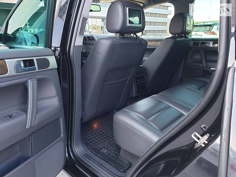 Позашляховик / Кросовер Volkswagen Touareg 2007 в Києві