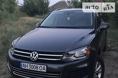Позашляховик / Кросовер Volkswagen Touareg 2013 в Бучі