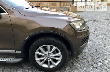Позашляховик / Кросовер Volkswagen Touareg 2012 в 