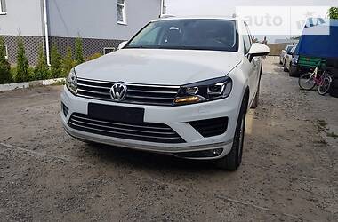 Внедорожник / Кроссовер Volkswagen Touareg 2017 в Ровно