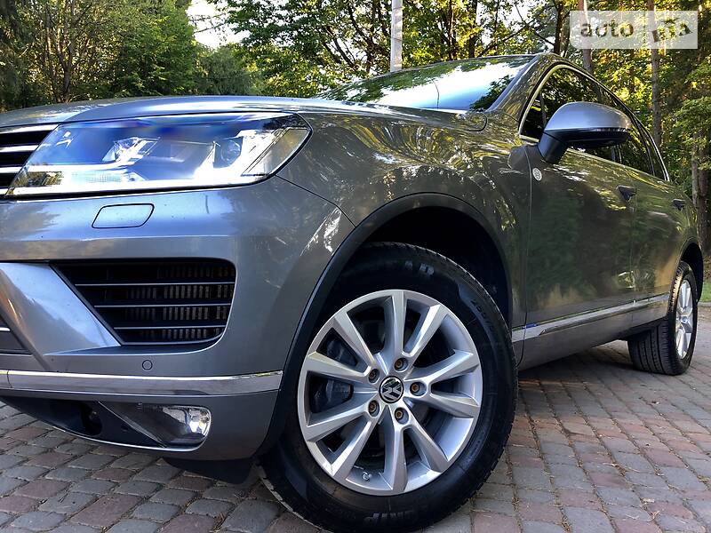 Позашляховик / Кросовер Volkswagen Touareg 2015 в Дрогобичі