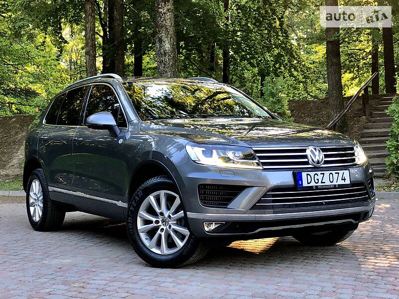 Позашляховик / Кросовер Volkswagen Touareg 2015 в Дрогобичі