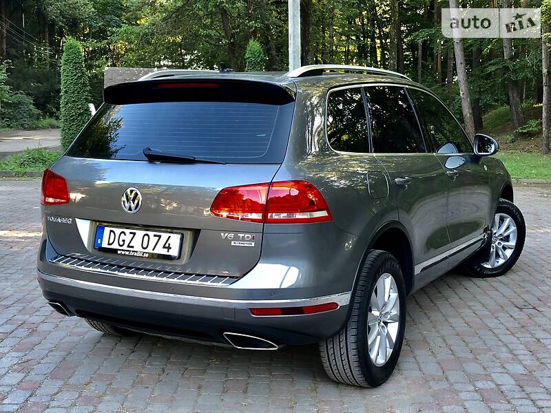 Позашляховик / Кросовер Volkswagen Touareg 2015 в Дрогобичі