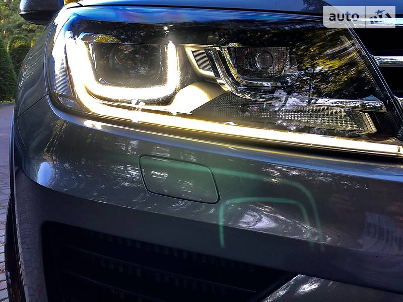 Позашляховик / Кросовер Volkswagen Touareg 2015 в Дрогобичі
