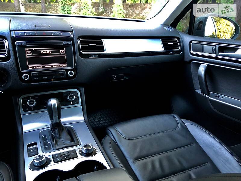 Позашляховик / Кросовер Volkswagen Touareg 2015 в Дрогобичі