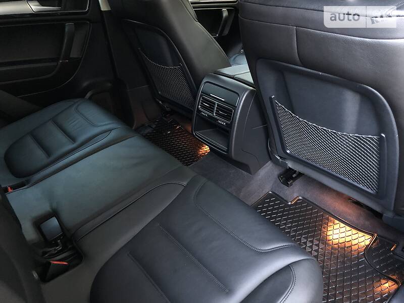 Позашляховик / Кросовер Volkswagen Touareg 2015 в Дрогобичі