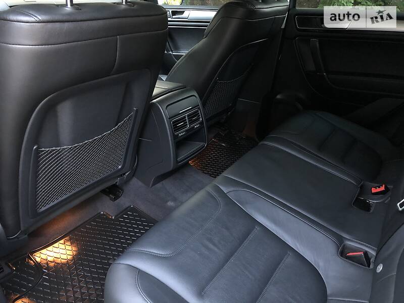 Позашляховик / Кросовер Volkswagen Touareg 2015 в Дрогобичі