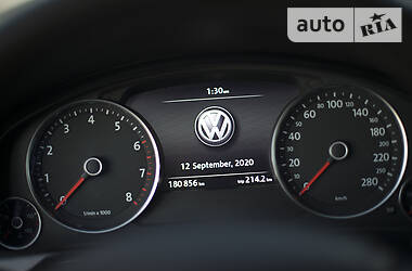 Внедорожник / Кроссовер Volkswagen Touareg 2013 в Каменском