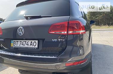 Внедорожник / Кроссовер Volkswagen Touareg 2011 в Новой Каховке